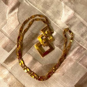 Vintage Monet Necklace with Pendant